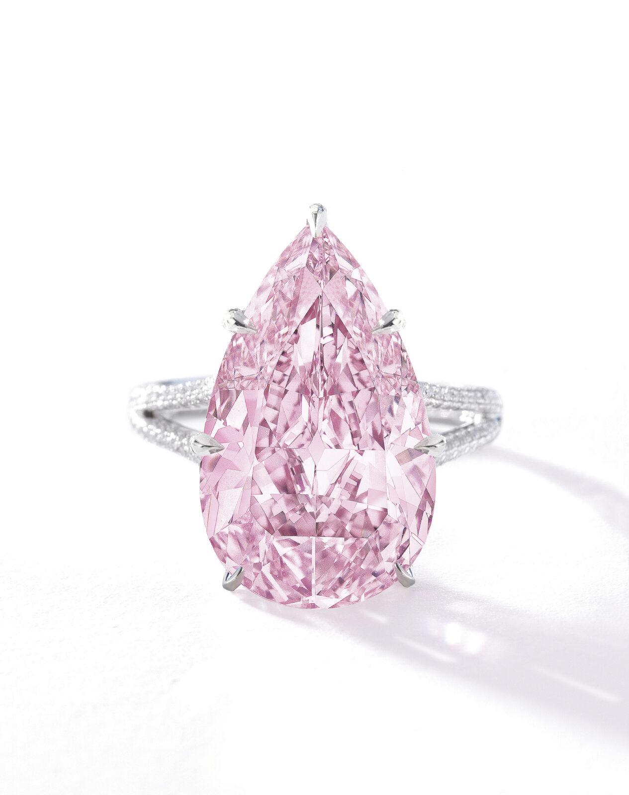 Bague Diamant "Fancy Vivid Pink", diamants, platine. Crédit Sotheby's