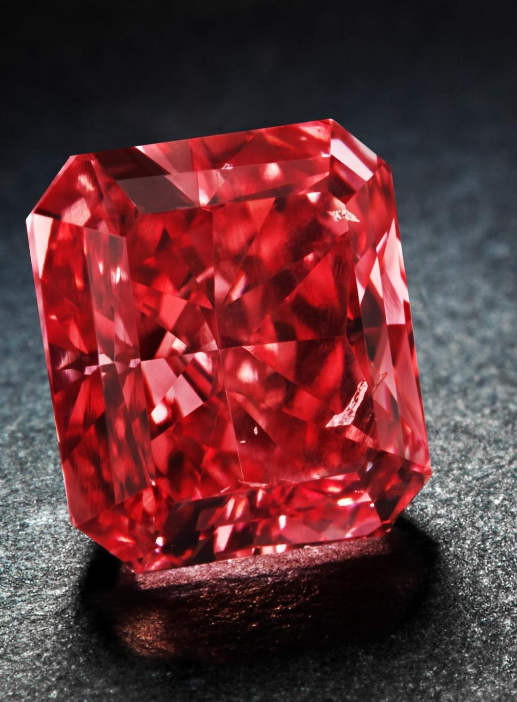 Diamant "Argyle Cardinal" Taille Radian Collection 2014 Crédit mine Argyle