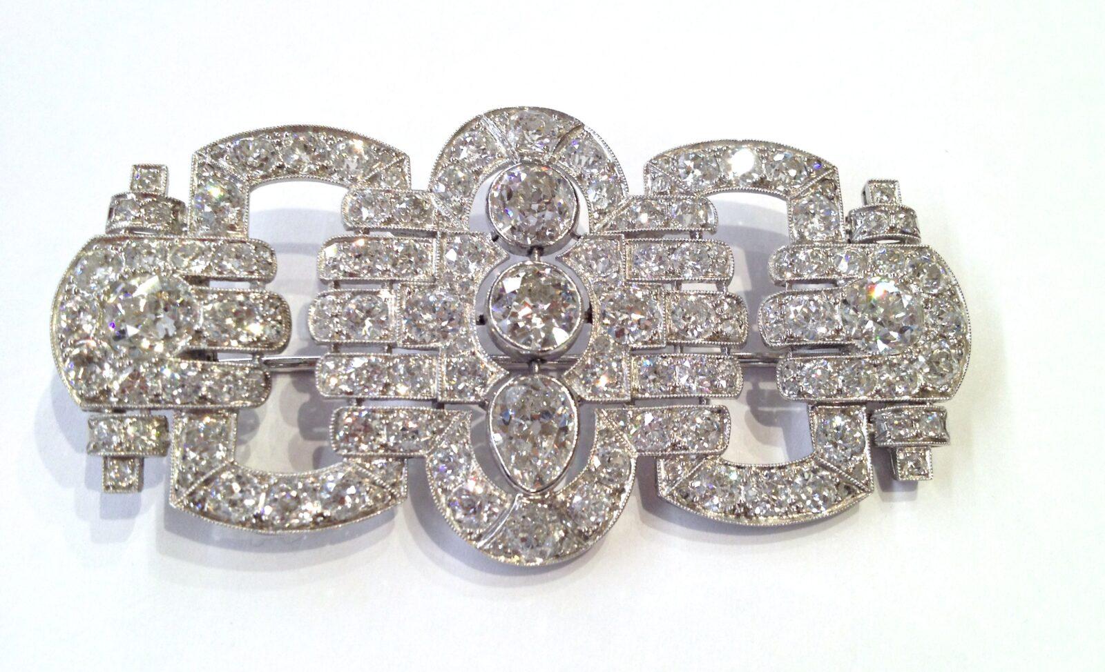 Broche en Platine sertie de Diamants  époque 1930 © Esprit Joaillerie