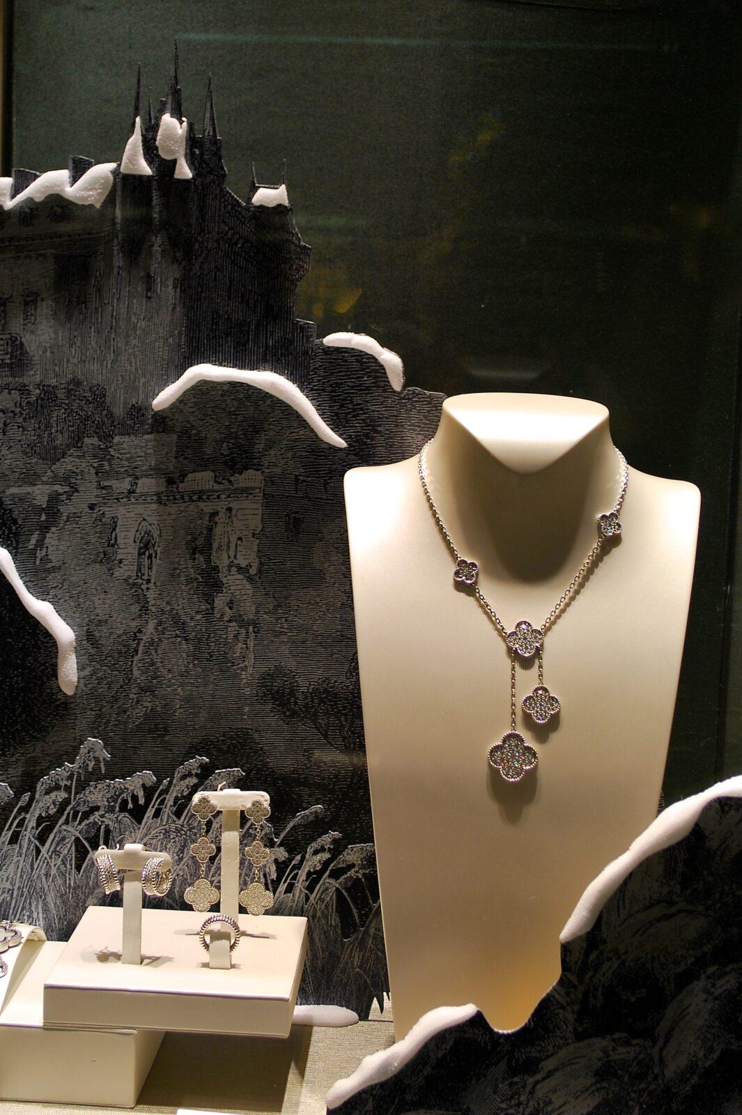 NOEL PLACE VENDÔME ESPRIT JOAILLERIE