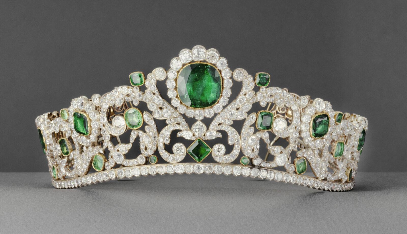 Diadéme Diamants et Émeraudes Crédit Musée du Louvre