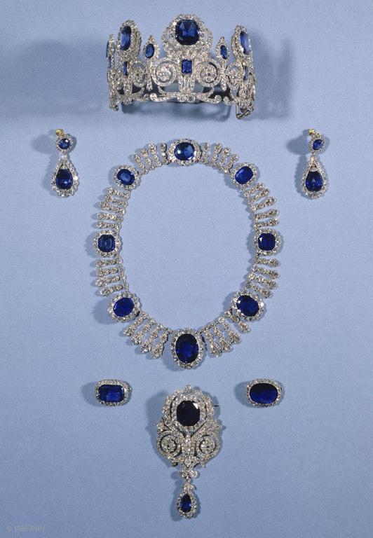 Parure Reine Marie-Amélie Diamants et Saphirs Crédit Musée du Louvre