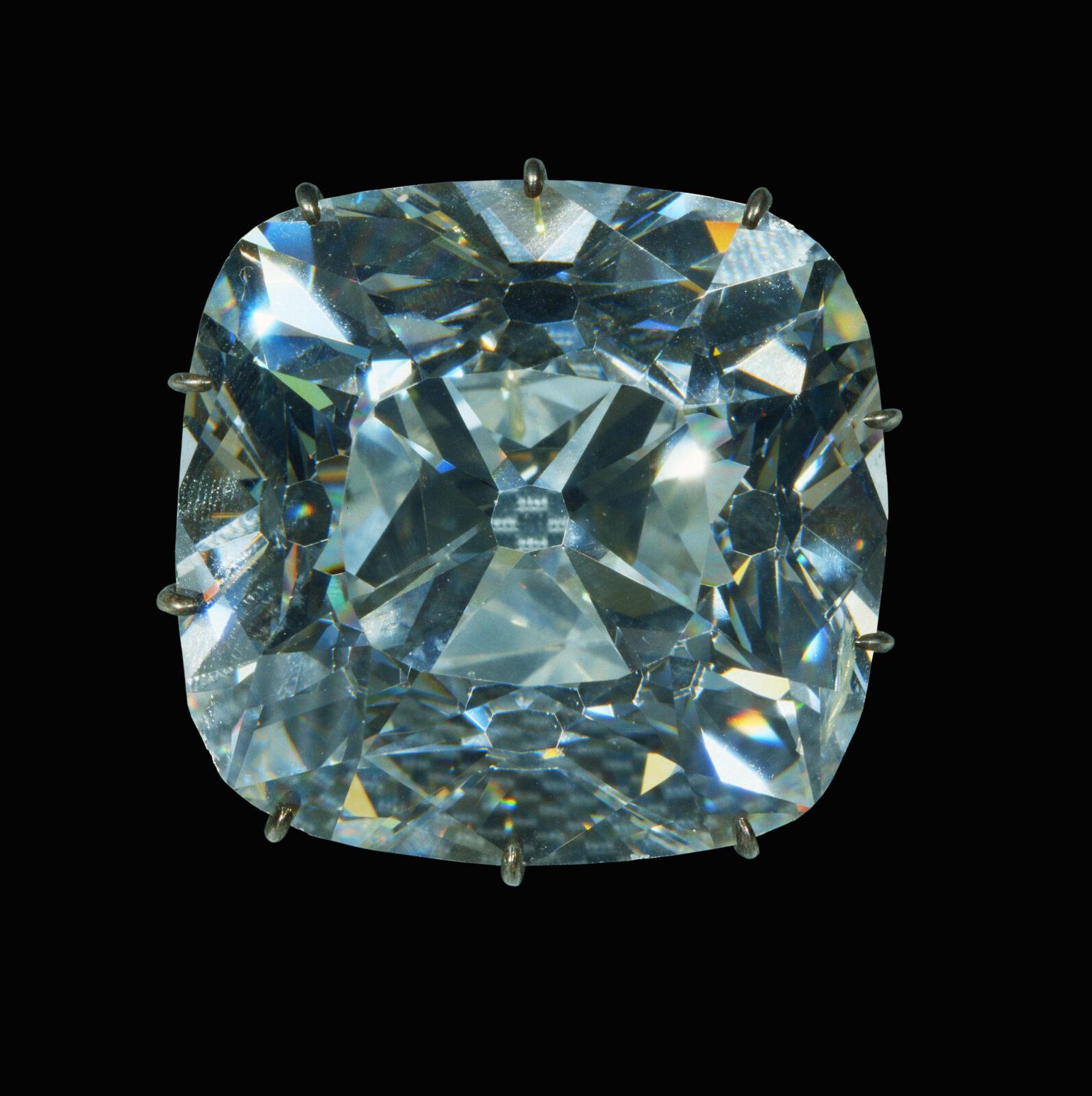 "Le Regent" Diamant de 140,64 carats Crédit Musée du Louvre