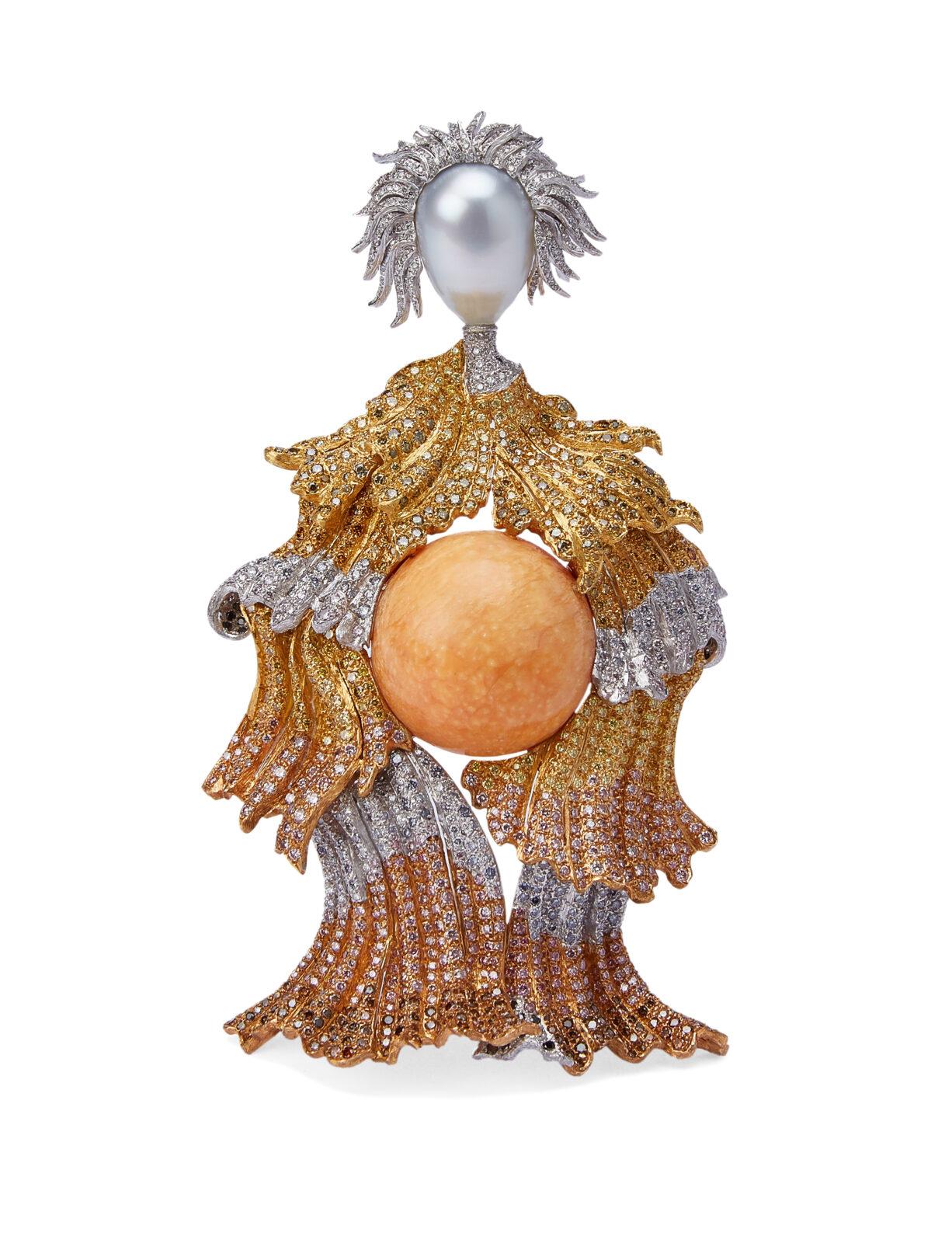 Gianmaria Buccellati. Broche " Gran Dama". Or, Perle Melo, Diamants. 2003.