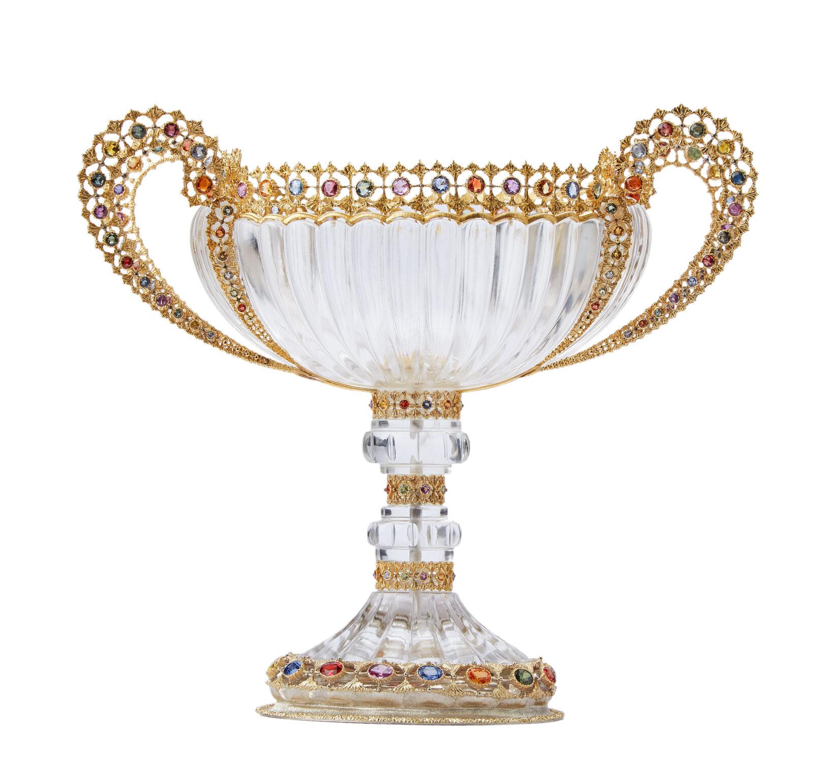 Gianmaria Buccellati. "Coupe de la Reine". Cristal de Roche, Or jaune et Saphirs multicolores. 2002