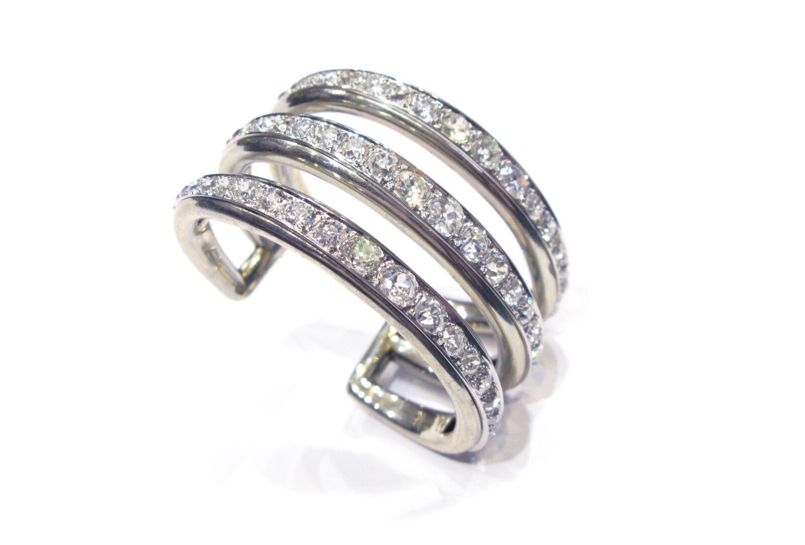 Suzanne Belperron. Bracelet Diamants et Platine. Crédit Olivier Baroin ©