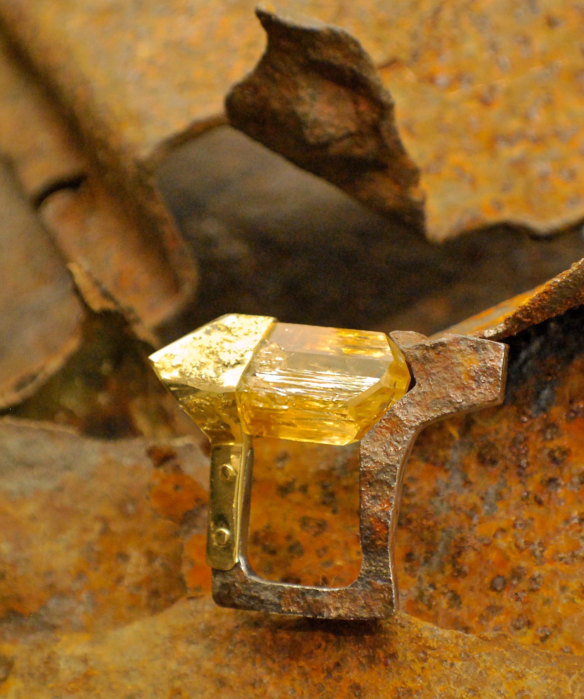 Bague Topaze Impériale, Or, Rouille © Esprit Joaillerie