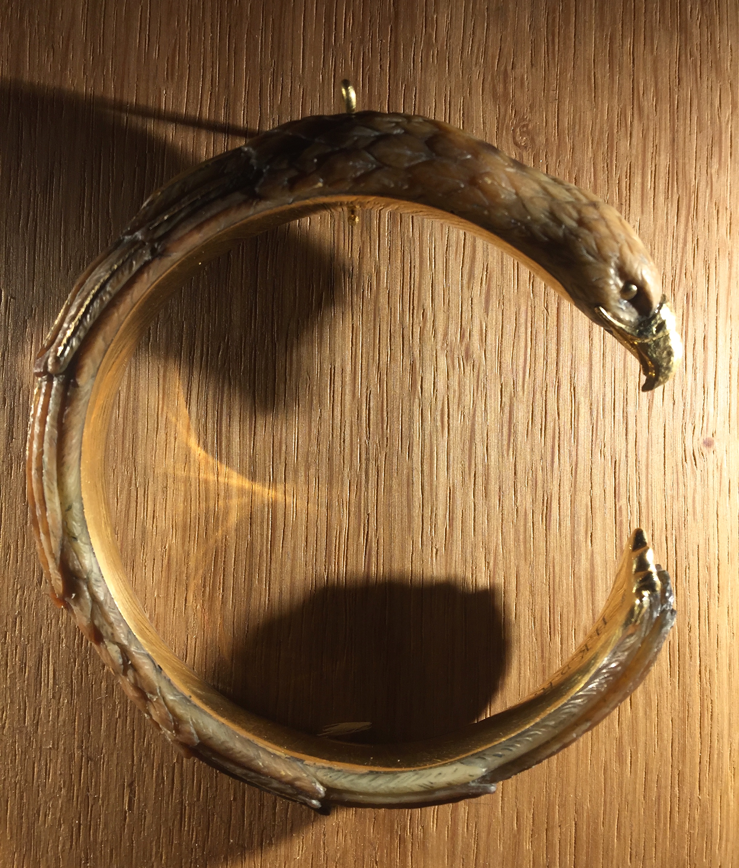 "Clanga Pomarina" Bracelet Corne, Or.