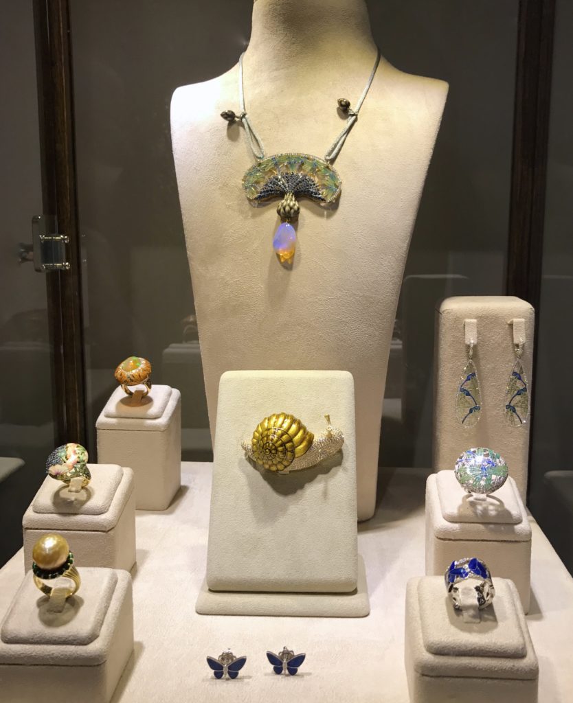 Vitrine de bijoux du joaillier Ilgiz Fazulzyanov © EspritJoaillerie