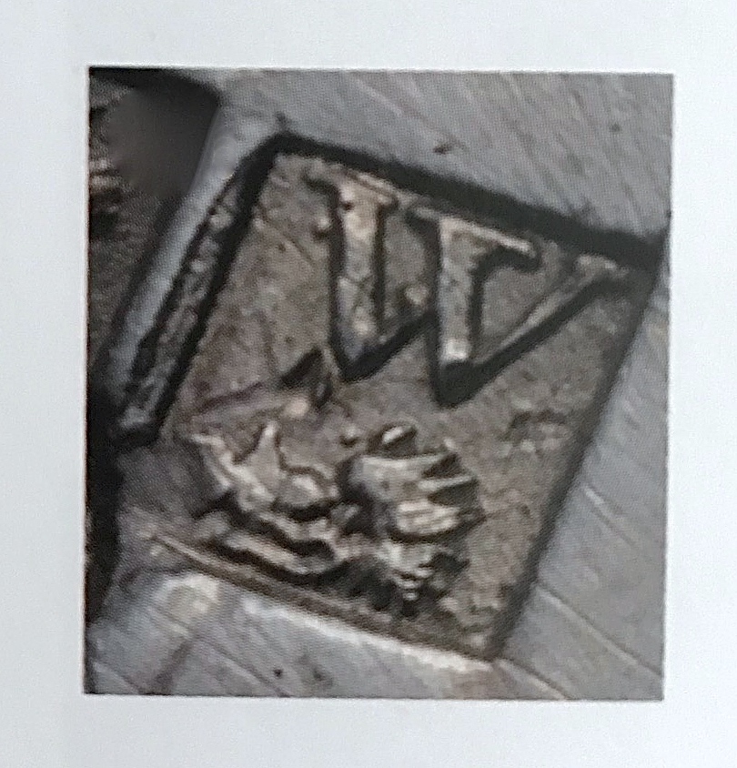 Poinçon de maître du joaillier Wolfers