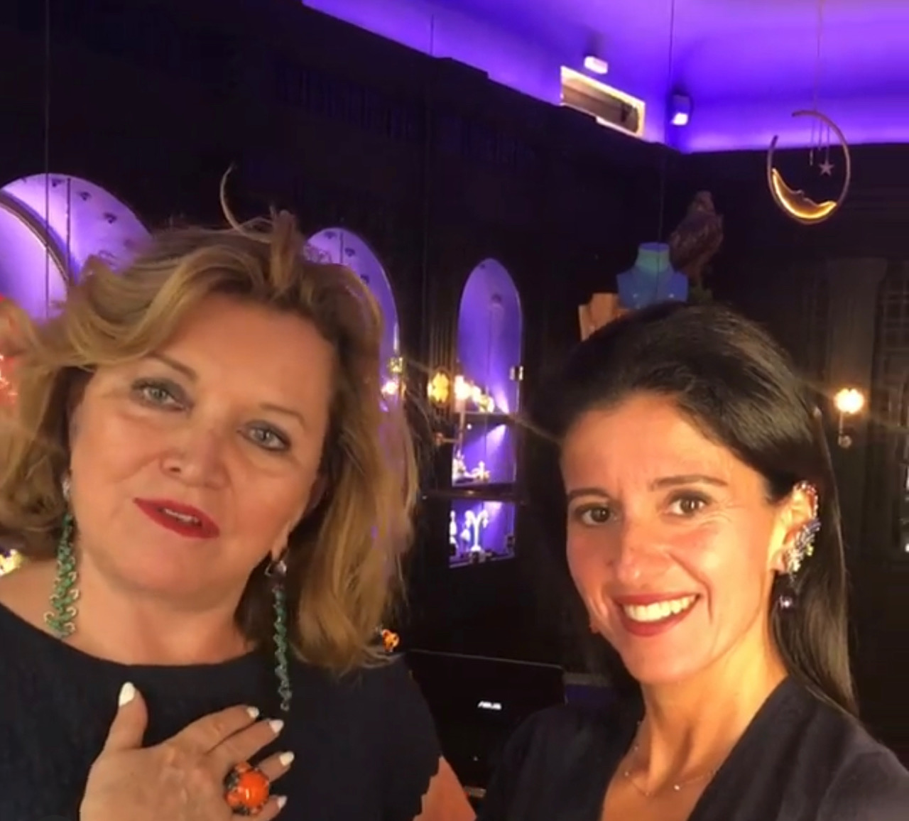 Lydia Courteille à l'École des arts joailliers avec Charlotte Wannebroucq