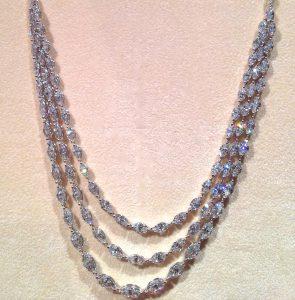 Collier Platine 3 rangs de Diamants Navettes © Esprit Joaillerie