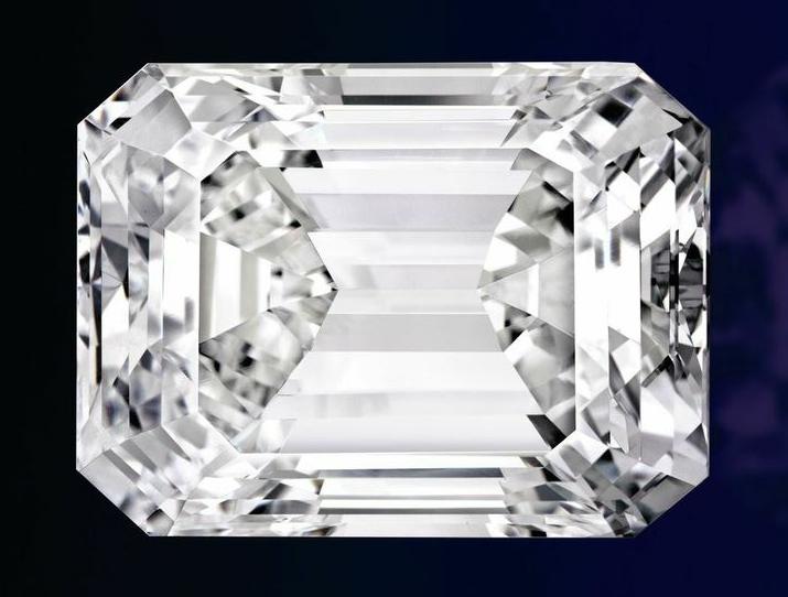 En effet les diamants type IIa sont rares, ce sont les plus purs. Ils ne contiennent pas d'azote et aucun défaut visible en infrarouge. Une perfection !