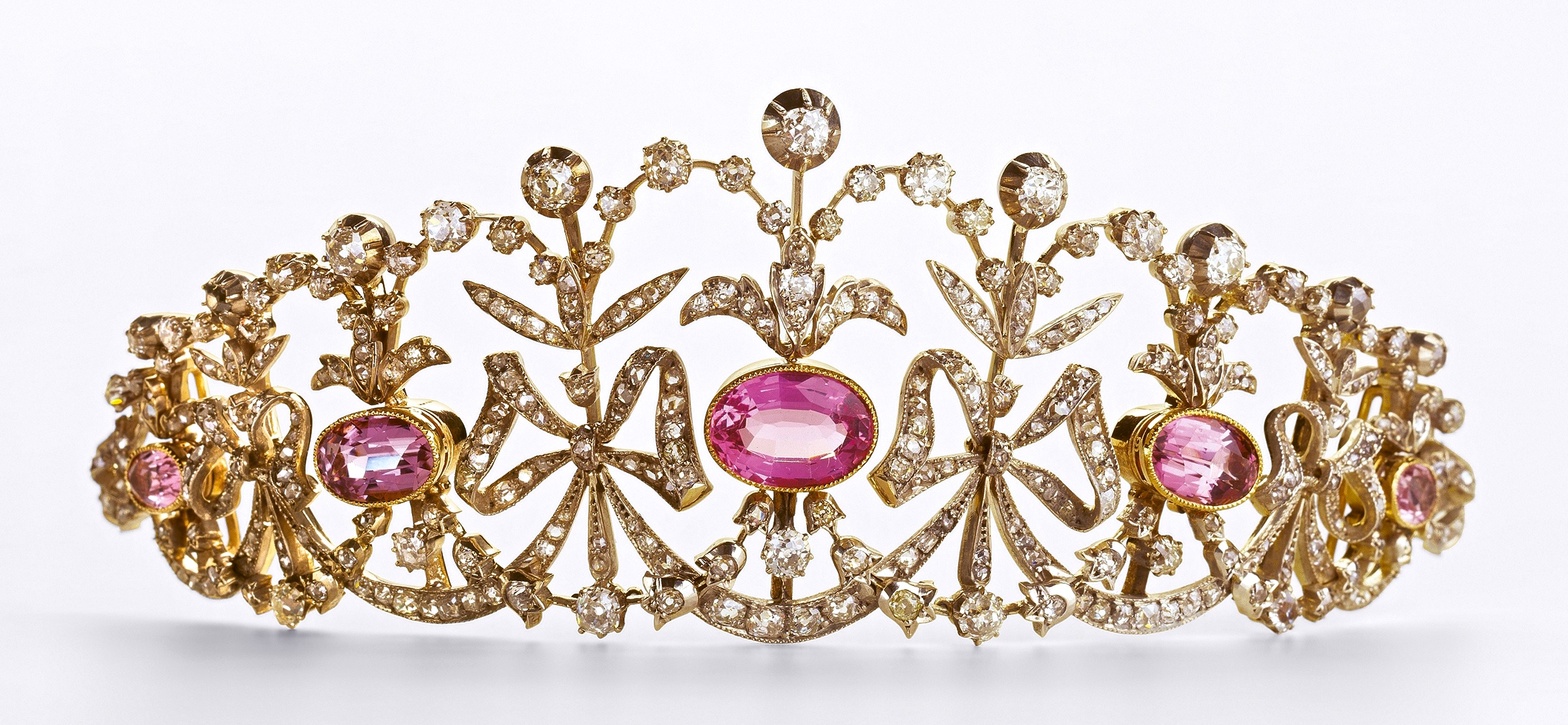 Diadème "Noeuds de Rubans" Diamants, Topazes, Or, Argent Joseph Chaumet vers 1890 © Chaumet