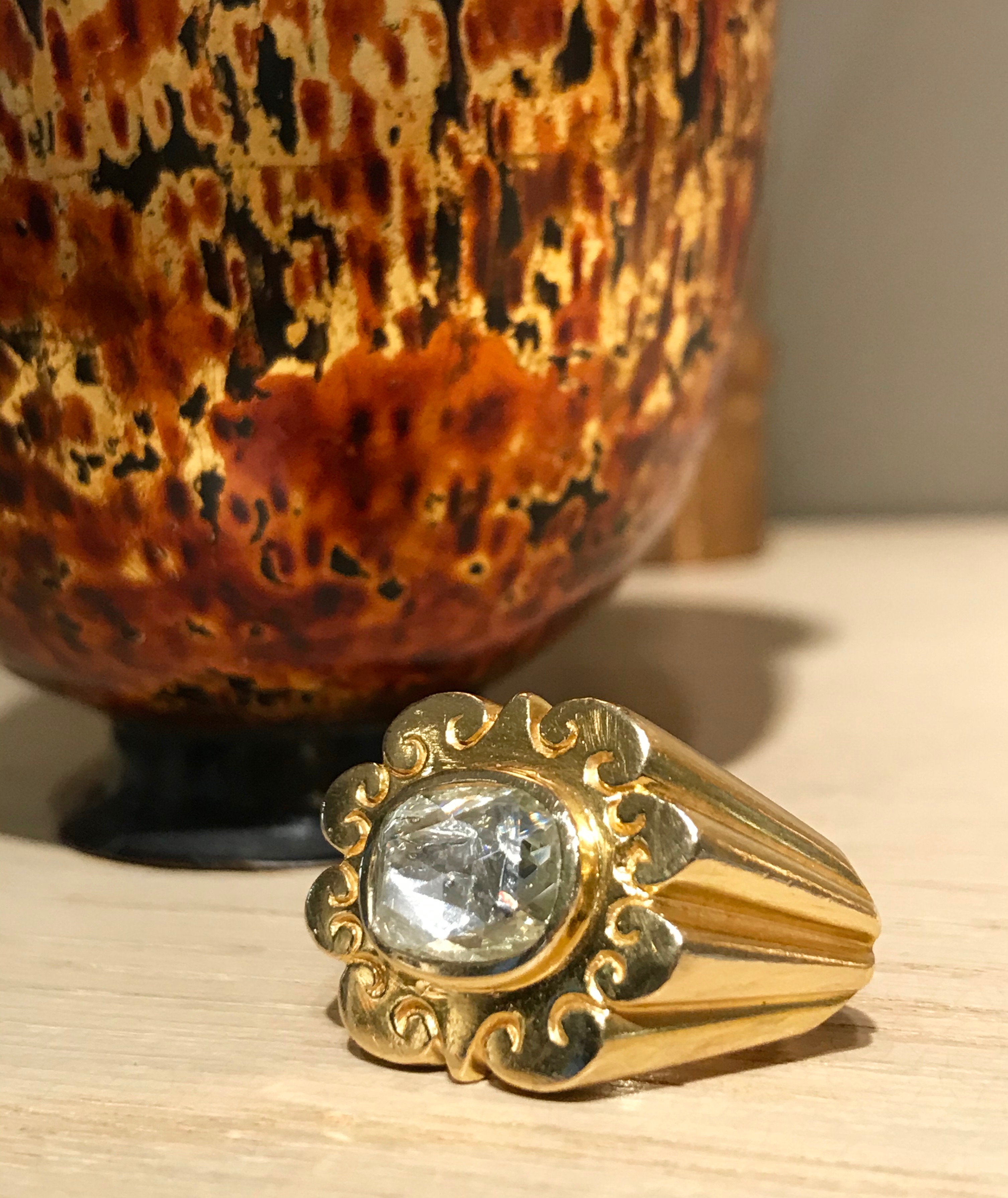 David Webb Vers 1950 Bague à l'antique or jaune et diamant taille rose.© Esprit Joaillerie