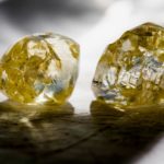 Diamant brut jaune