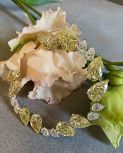 Boucle d'oreille diamants Messika