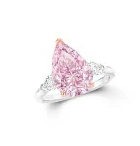 Graff 4.52 carat Pear Shape Fansy Pink Diamond Ring, set in Platinum and Pink Gold (5.17cts) © GRAFF