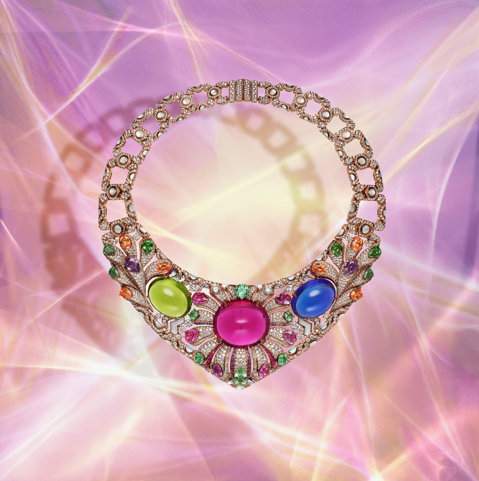 Colliers pierres de couleurs cabochons et diamants de Bvlgari