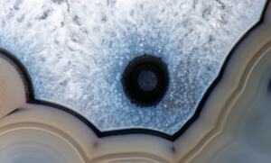 © François Farges Muséum national d’histoire naturelle (Pierres anagogiques. P 41-42)