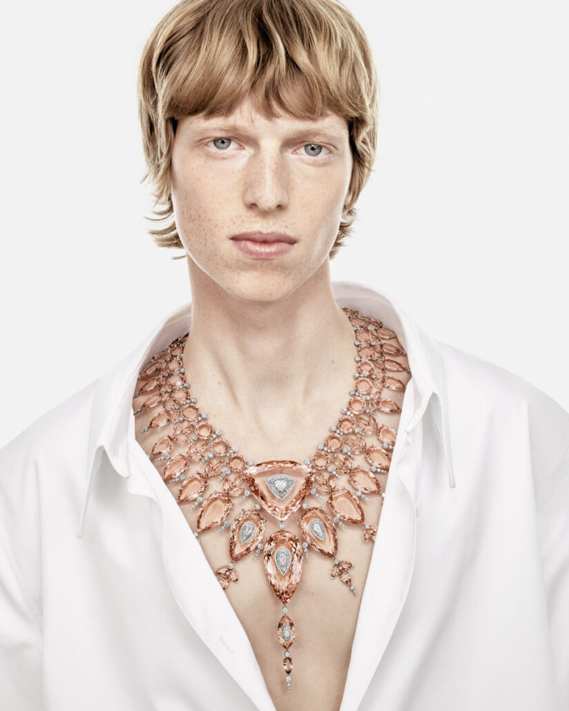 Grand Collier serti d’un diamant troïdia, de morganites pavé de diamants, sur or rose et platine de Boucheron