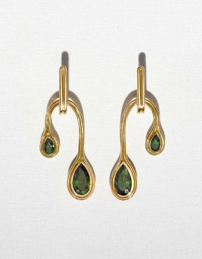 Boucles d'oreilles en or jaune pendantes fluide