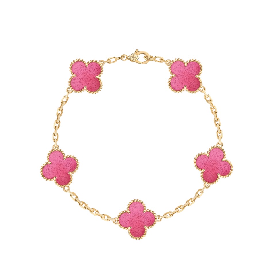 Bracelet Alhambra en or et émail rose.