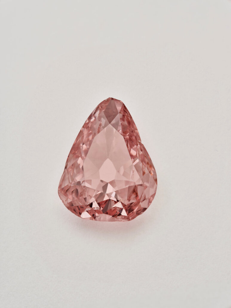 Le Diamant rose, diamant historique des princes de Condé, exposé au château de Chantilly coté Recto