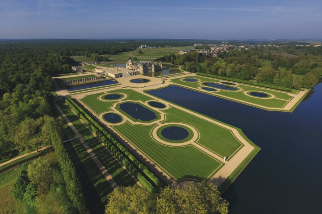 Chateau de Chantilly vue du ciel en été