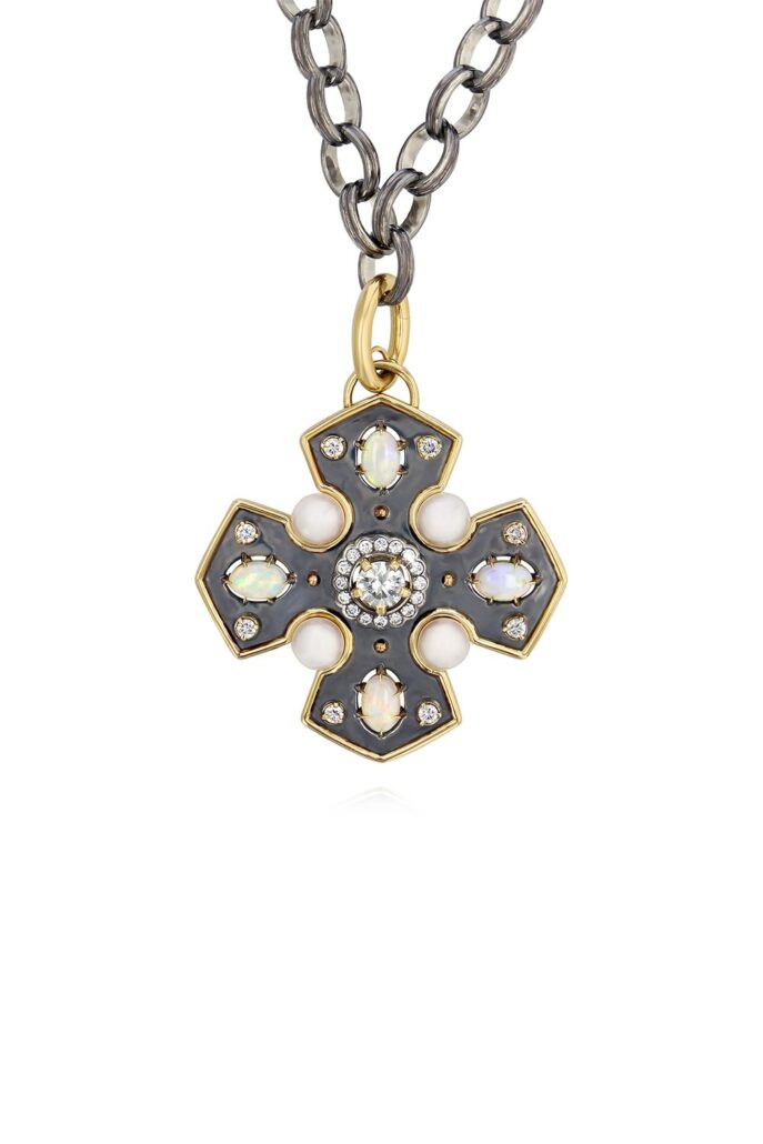 Pendentif croix de Malte diamants de Elie Top