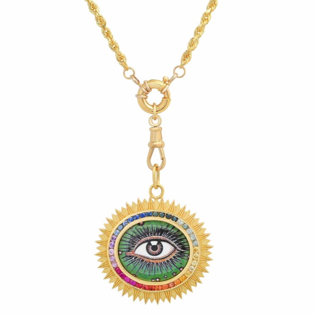 Pendentif œil contre le mauvais avec sa chaîne peinte à la main sur porcelaine selon la technique de l’émail de Limoges, sertie d’or jaune